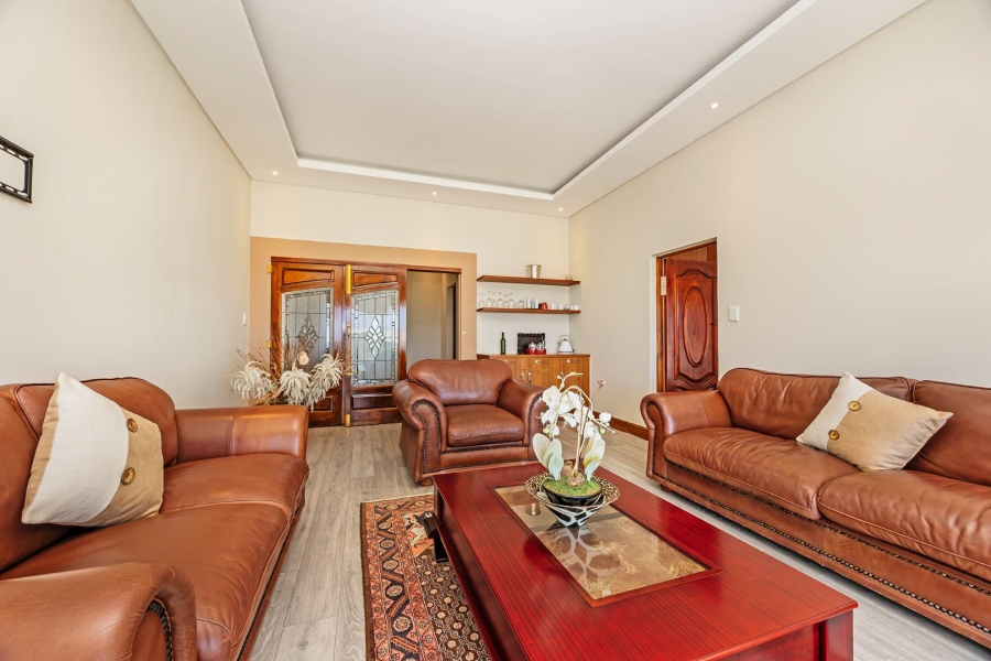 8 Bedroom Property for Sale in Baronetcy Estate Western Cape